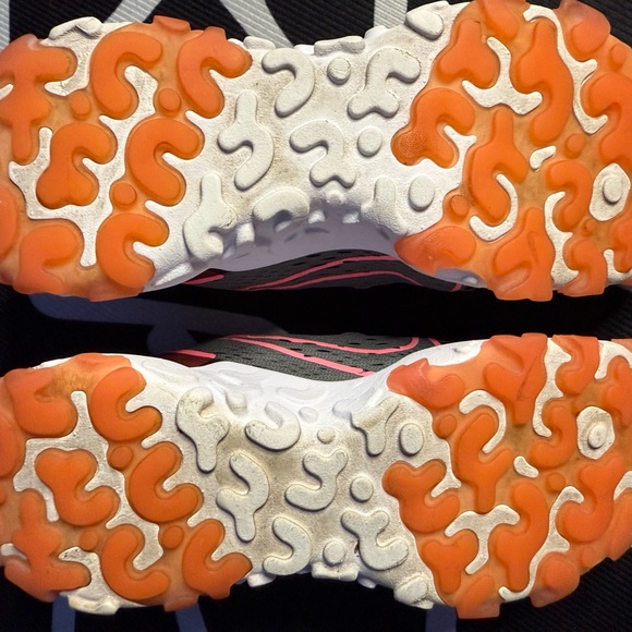 Nike D/MS/X React Vision Trainers- Smoke Grey/ Pink - Picture 6 of 6